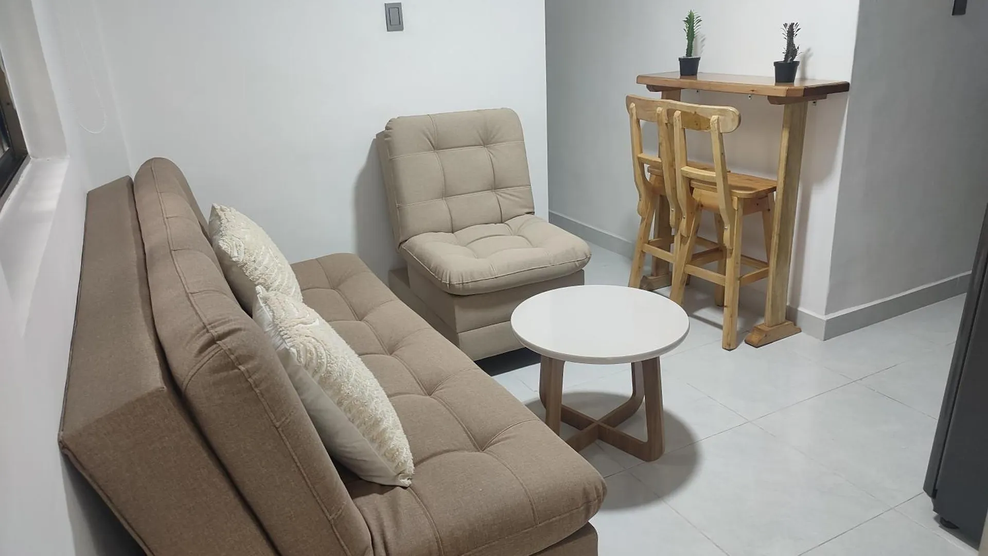 Apartaestudio La 70, Estadio Medellin